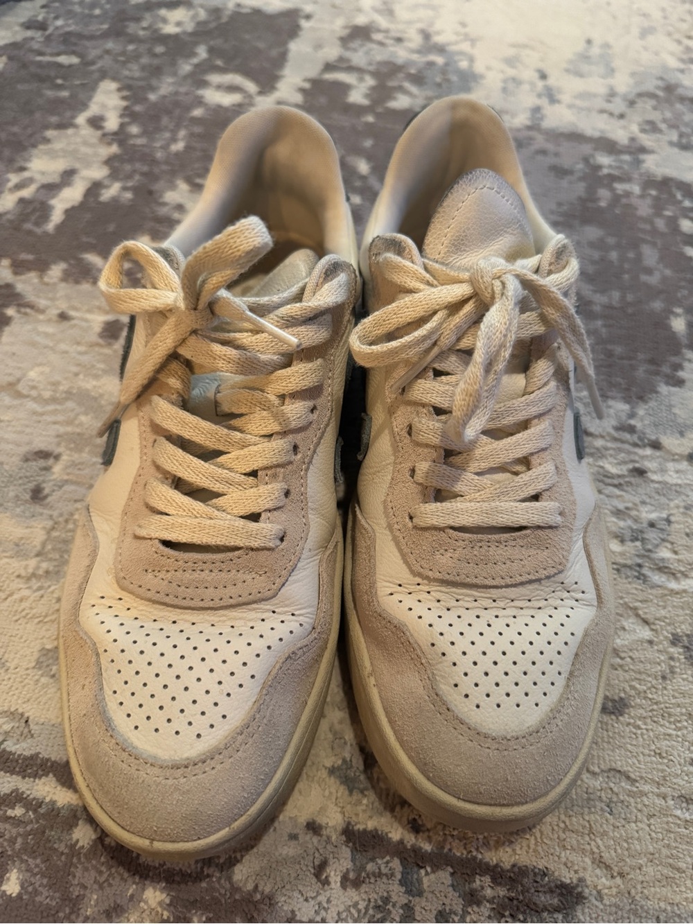 Veja V-90 Leather Sneaker - Picture 3 of 8